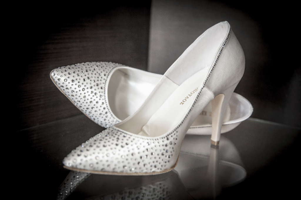 kitten heel