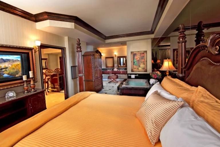 Affordable Luxury Room
