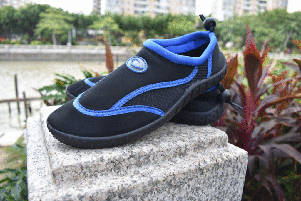 women's aqua shoes