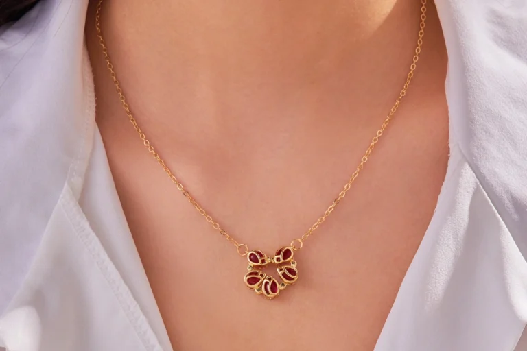 Magnetic lock necklaces