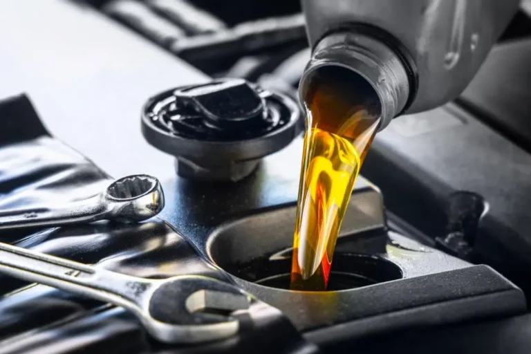 When Should You Change Your Car’s Engine Oil? A Complete Guide