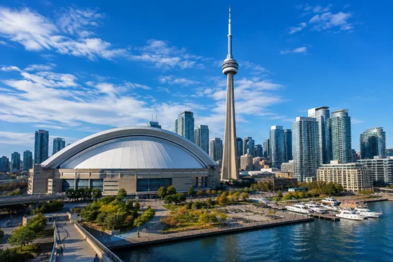 Rogers Centre Travel Guide: Accommodation and Nearby Attractions in Toronto