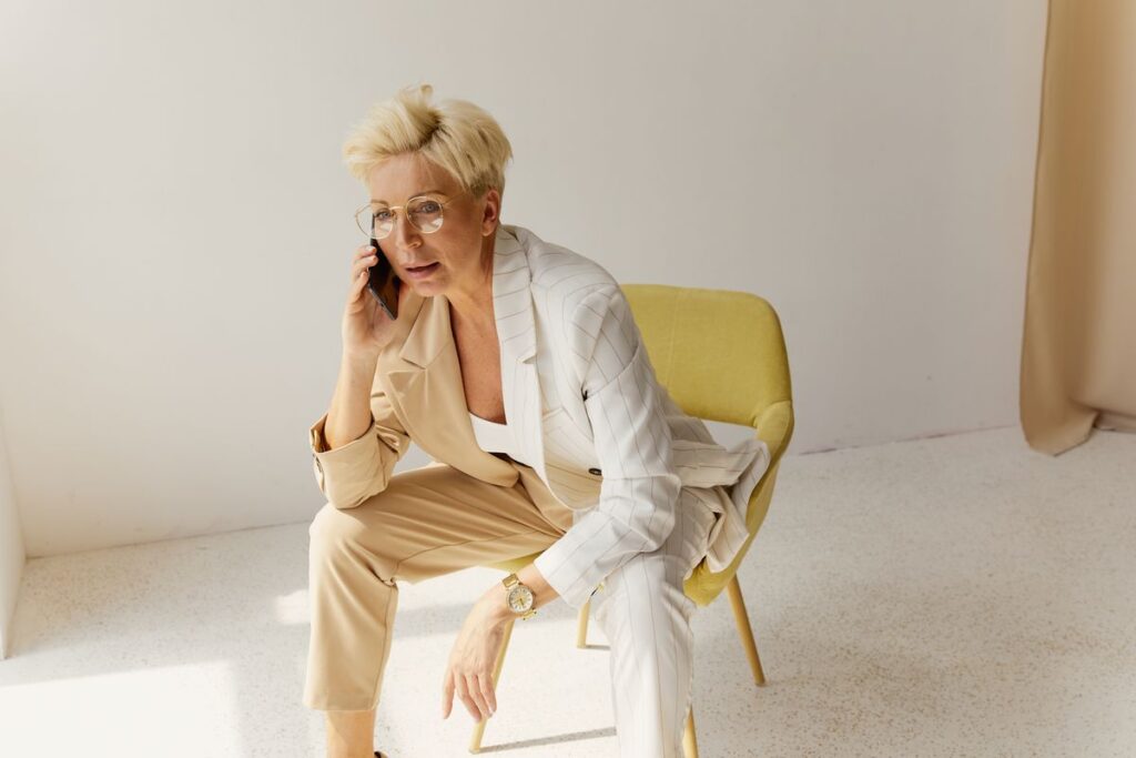 Looks de oficina para mujer: cómo vestir con estilo en el trabajo
