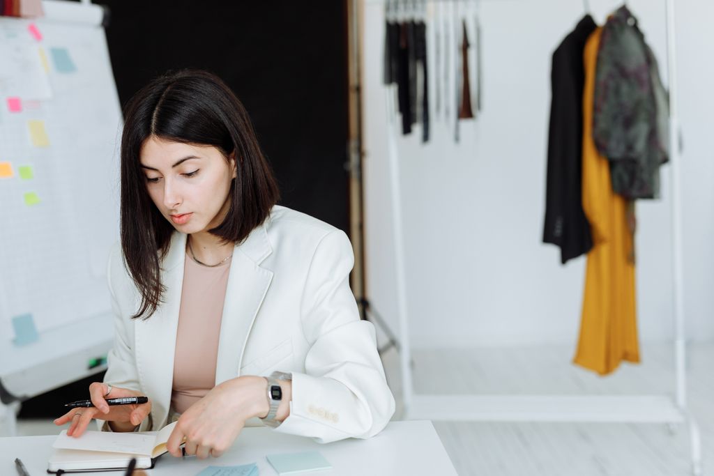 Looks de oficina para mujer: cómo vestir con estilo en el trabajo